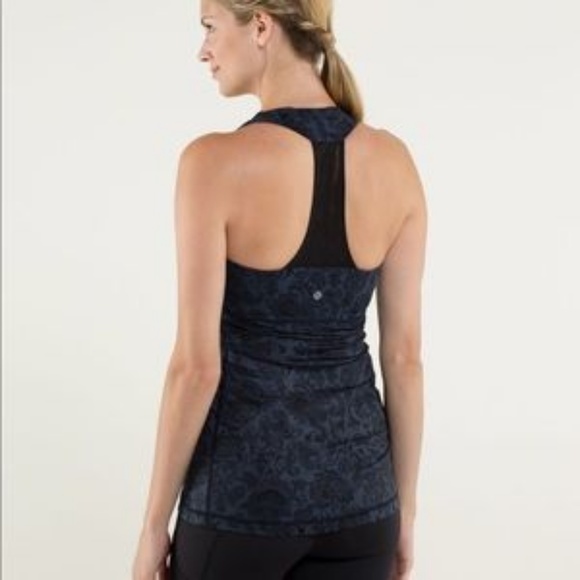 lululemon athletica Tops - Lululemon Scoop Neck Tank in Paisley Inkwell *
